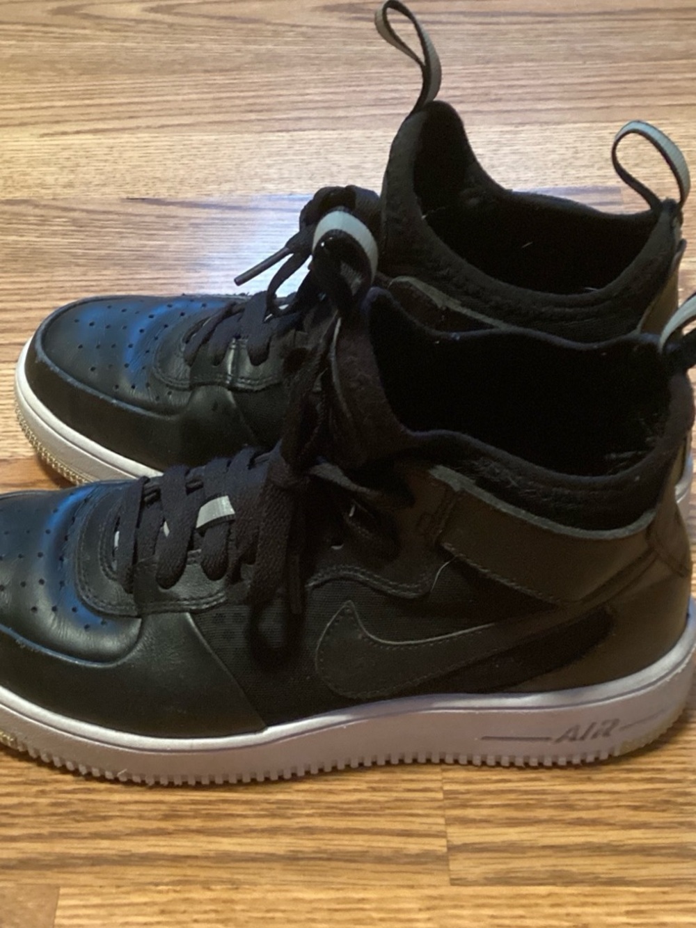 Nike Black Women’s High-Top Air Force Sneakers - Picture 3 of 4